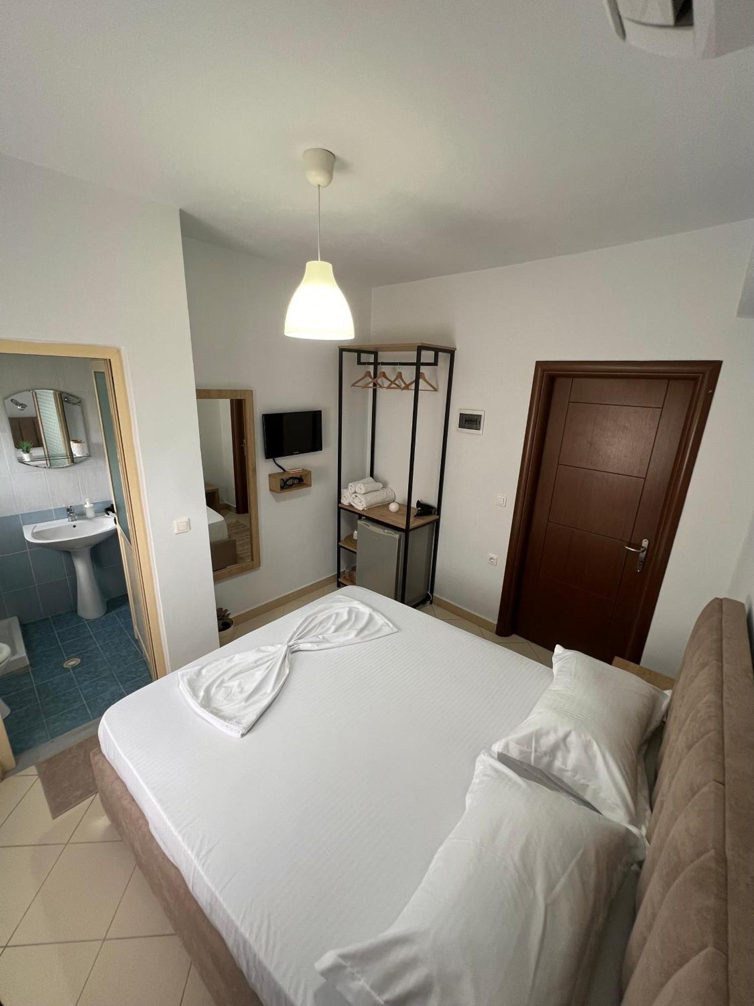 Helios Rooms Sarandë Exterior foto