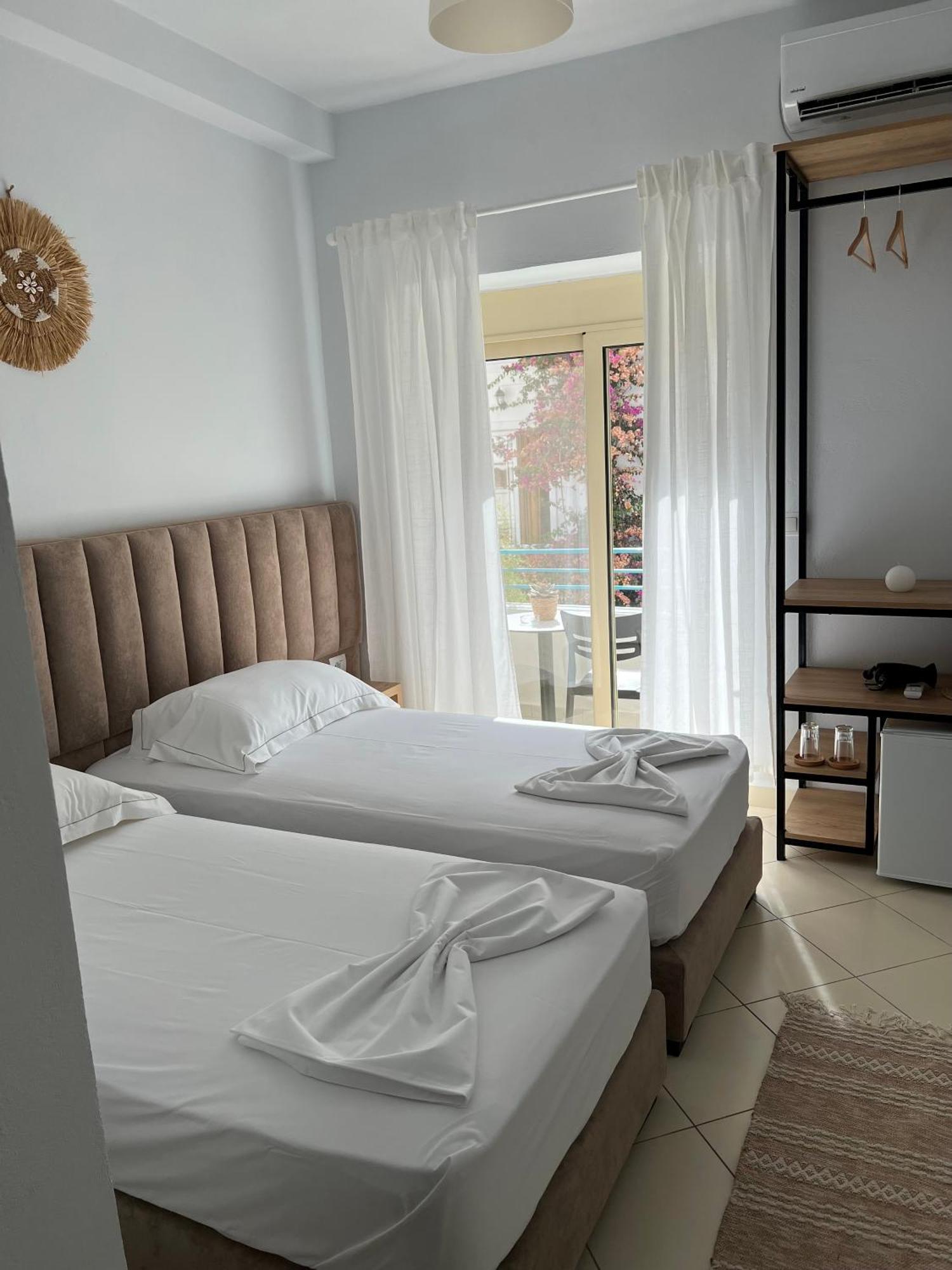 Helios Rooms Sarandë Exterior foto